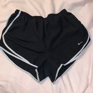 Nike women’s running shorts XL